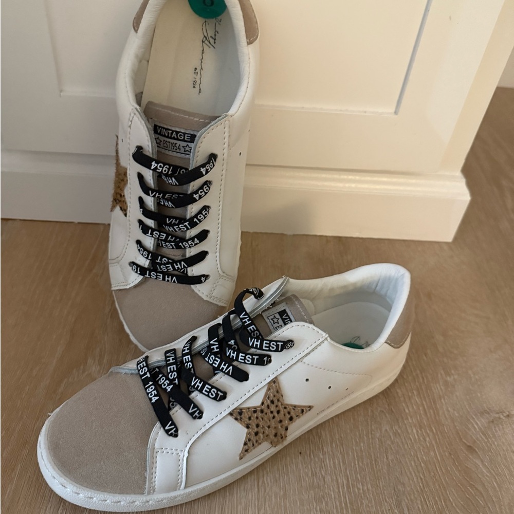 Vintage Havana sneakers with Leopard Star Accent
